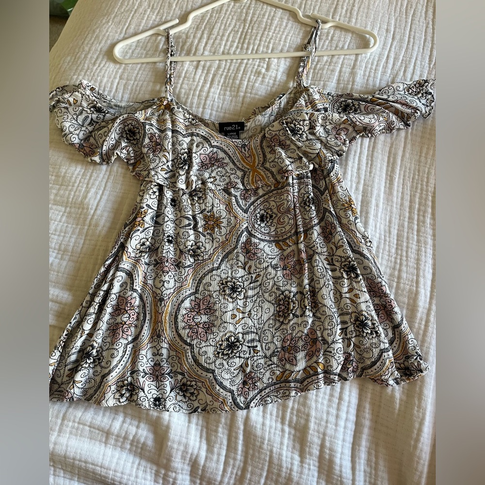 Rue 21 Tank top with off the shoulder pieces | Size L